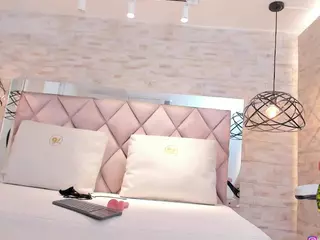 Celene-Midnight's Live Sex Cam Show