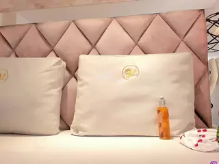 Celene-Midnight's Live Sex Cam Show