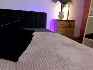 CurlyVixen's Live Sex Cam Show