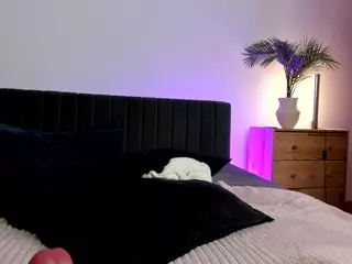 CurlyVixen's Live Sex Cam Show