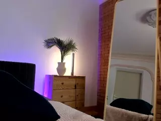 CurlyVixen's Live Sex Cam Show