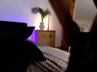 CurlyVixen's Live Sex Cam Show