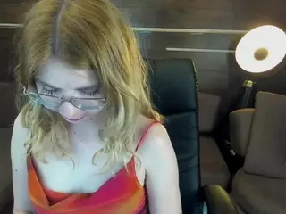 LilyFoxyy's Live Sex Cam Show