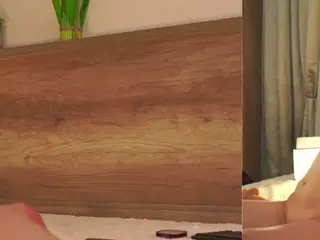 Elizabeth and Ember's Live Sex Cam Show