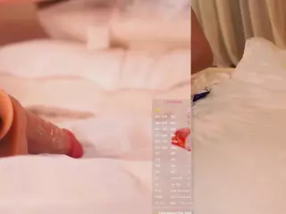 Elizabeth and Ember's Live Sex Cam Show