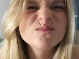 MariamBurby's Live Sex Cam Show