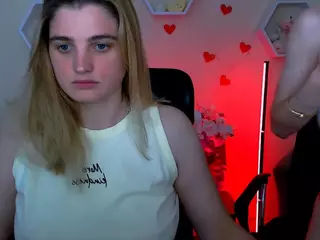 doll-vey's Live Sex Cam Show