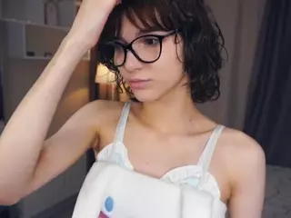Thea's Live Sex Cam Show