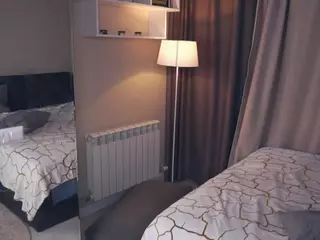 Thea's Live Sex Cam Show