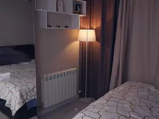 Thea's Live Sex Cam Show
