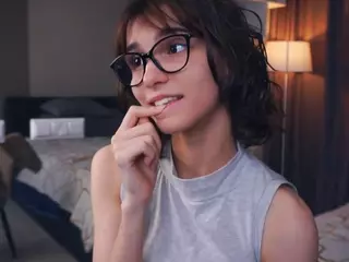Thea's Live Sex Cam Show
