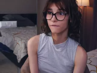 Thea's Live Sex Cam Show