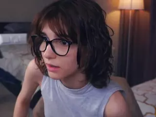 Thea's Live Sex Cam Show