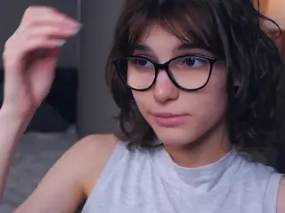 Thea's Live Sex Cam Show