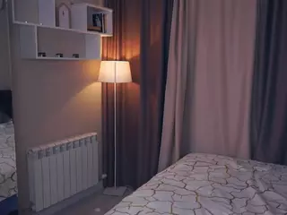 Thea's Live Sex Cam Show