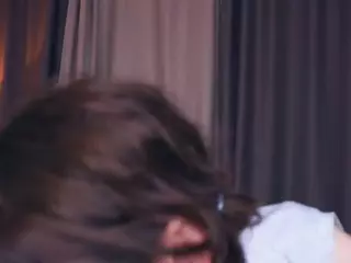 Thea's Live Sex Cam Show
