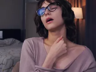 Thea's Live Sex Cam Show