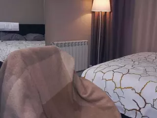 Thea's Live Sex Cam Show