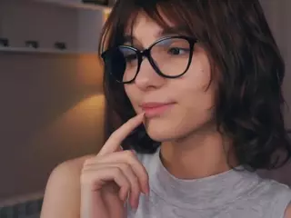 Thea's Live Sex Cam Show