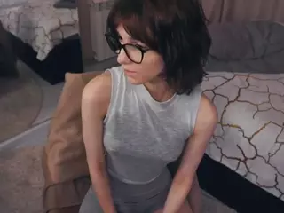 Thea's Live Sex Cam Show