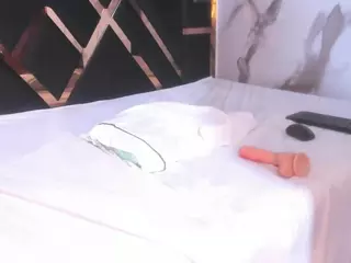 sara-tompsonn's Live Sex Cam Show