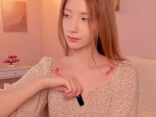 MaeBrowning's Live Sex Cam Show