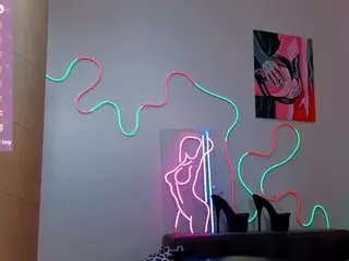 SnikersLike's Live Sex Cam Show