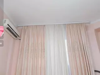 ZiraSwan's Live Sex Cam Show