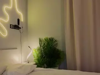 LornaAcors's Live Sex Cam Show