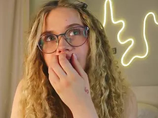 LornaAcors's Live Sex Cam Show