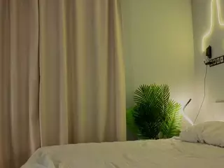 LornaAcors's Live Sex Cam Show