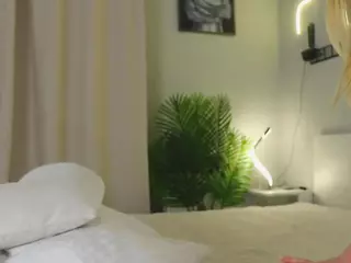 LornaAcors's Live Sex Cam Show