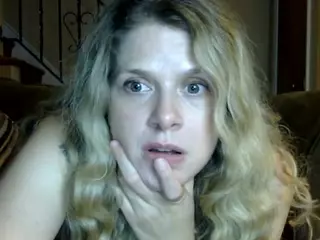 Newbie993's Live Sex Cam Show