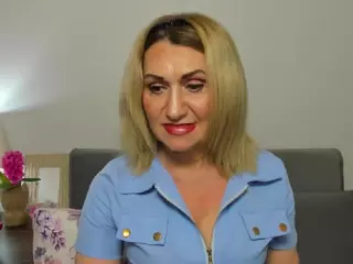 IsabellaHotty's Live Sex Cam Show