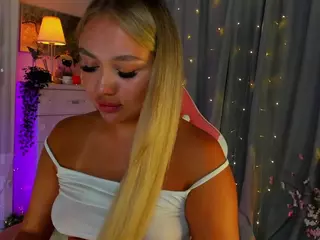 Loneve's Live Sex Cam Show