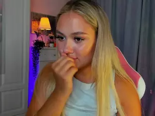 Loneve's Live Sex Cam Show