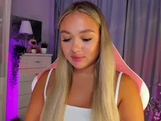 Loneve's Live Sex Cam Show