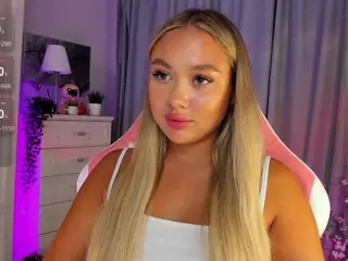 Loneve's Live Sex Cam Show