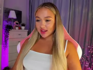 Loneve's Live Sex Cam Show