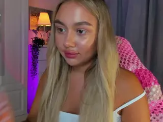 Loneve's Live Sex Cam Show