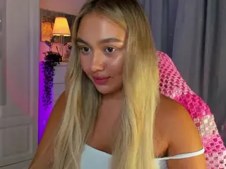 Loneve's Live Sex Cam Show
