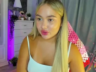 Loneve's Live Sex Cam Show