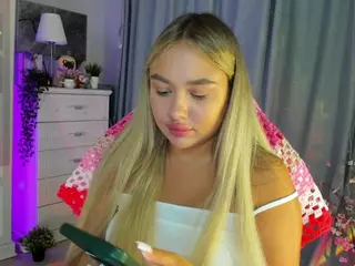 Loneve's Live Sex Cam Show