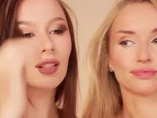mia-cloudy's Live Sex Cam Show
