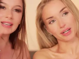 mia-cloudy's Live Sex Cam Show