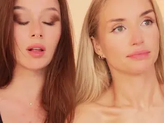 mia-cloudy's Live Sex Cam Show