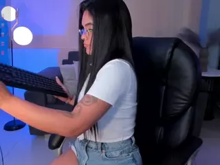 AlanaFord's Live Sex Cam Show
