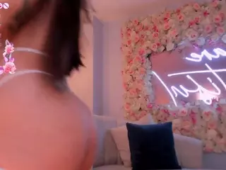 BellaClark's Live Sex Cam Show