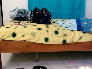 EMIASAMANTA18's Live Sex Cam Show