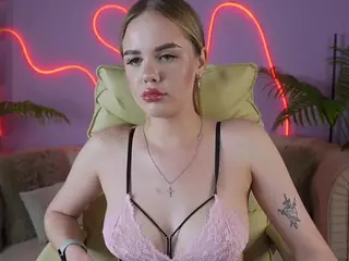 EvaCrush's Live Sex Cam Show